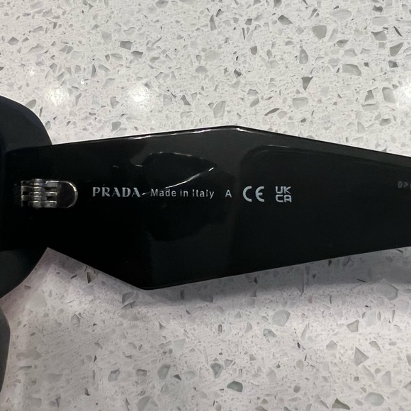 NEW Prada PR 17WF 1AB5S0 Black
Rectangle Unisex Sunglasses - Picture 7 of 14